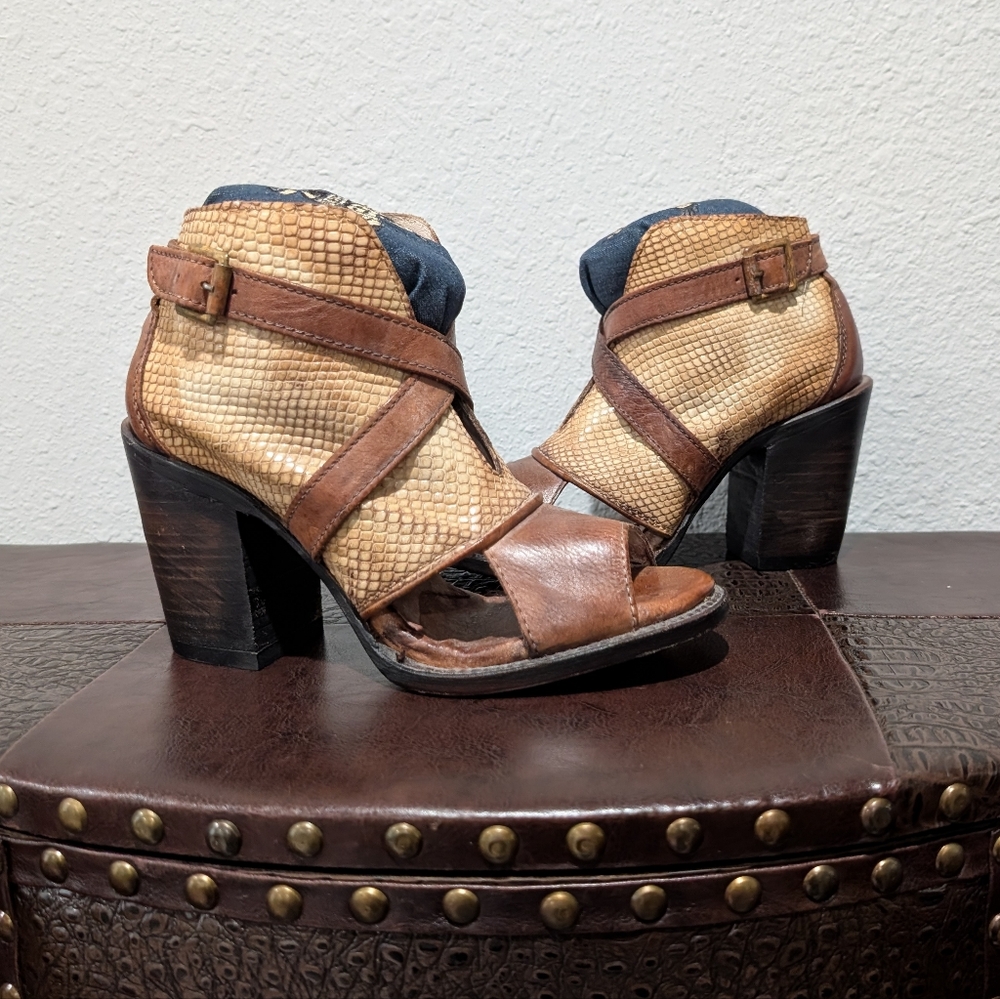 Freebird RATTLE Bootie Size 8 - Picture 8 of 13